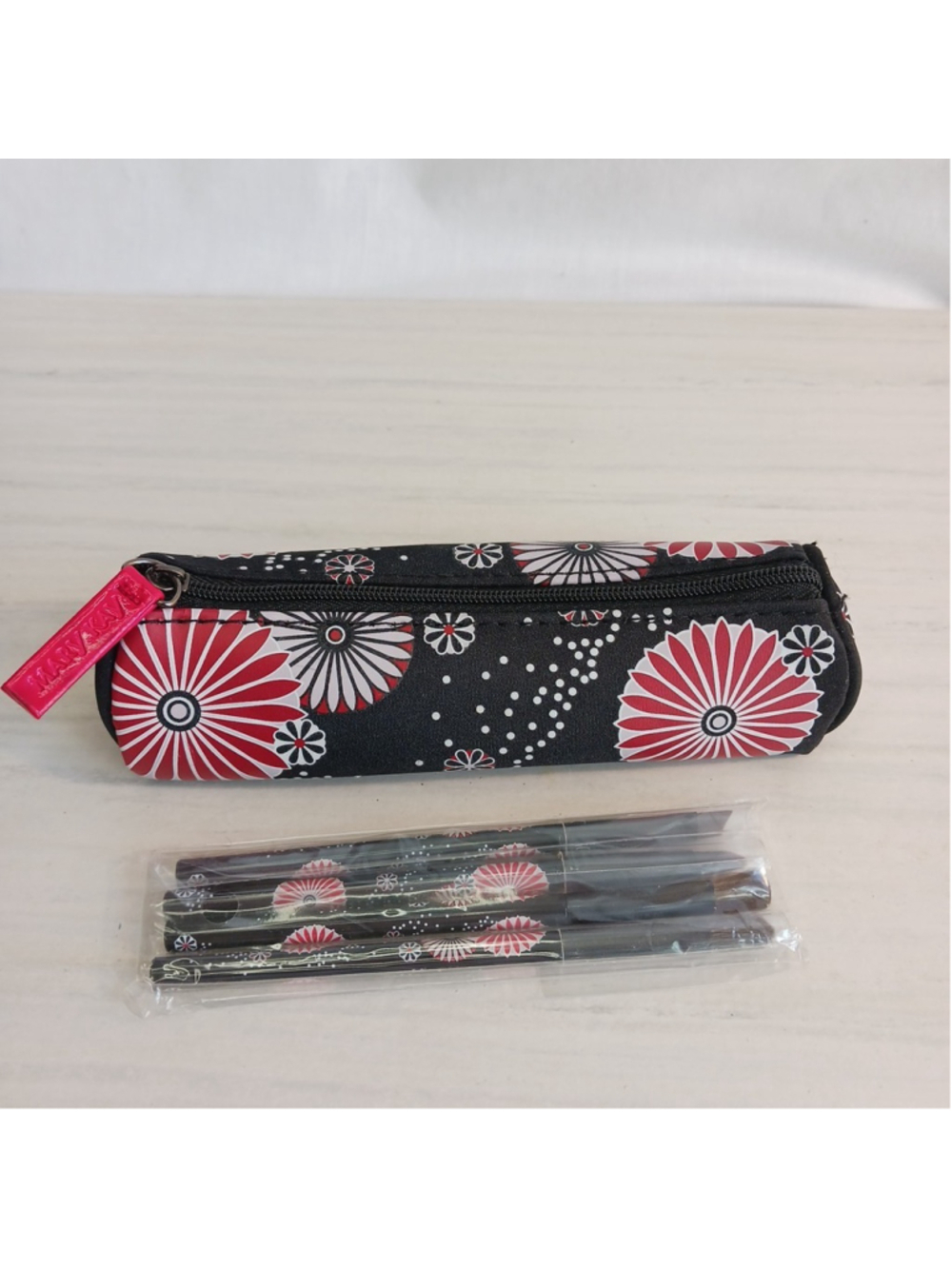 Mary Kay Color Burst Eye Brush Set Limited Edition Floral Case Black Red White